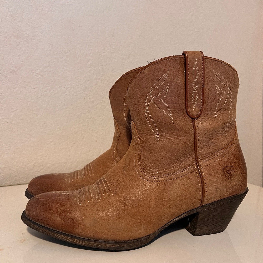 Ariat Booties Size 9